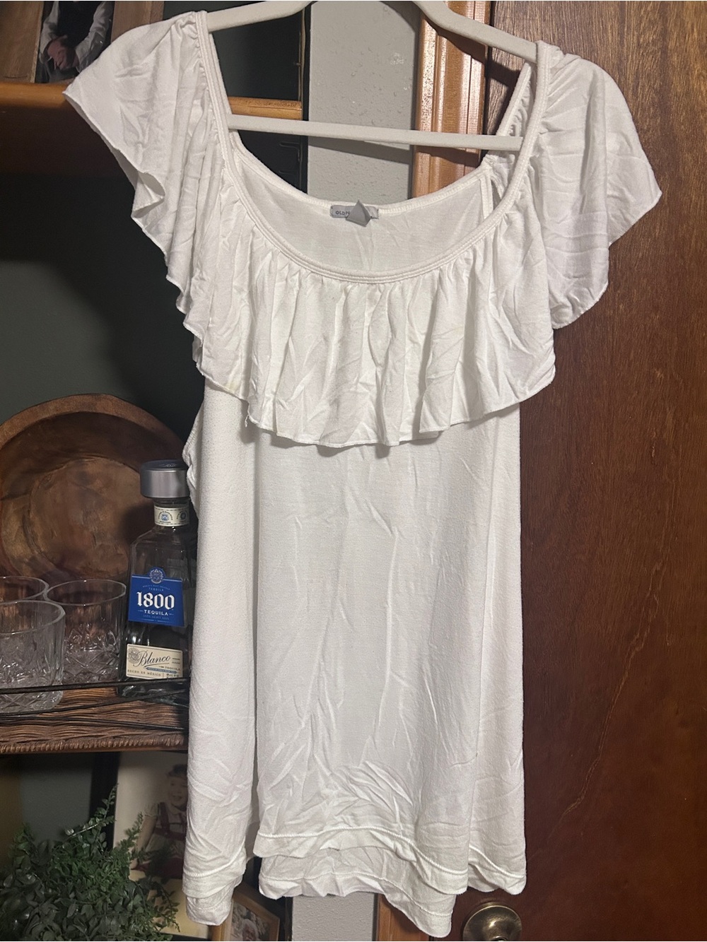 Old Navy White Ruffle Scoop-Neck Women’s Blouse Darling Ruffle Sleeveless